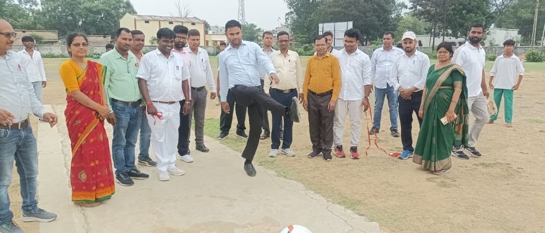 सुब्रतो कप फुटबॉल टूर्नामेंट में खिलाड़ियों ने दिखाया दमखम, कस्तूरबा विद्यालय और इंगुनिया की टीमों का दबदबा