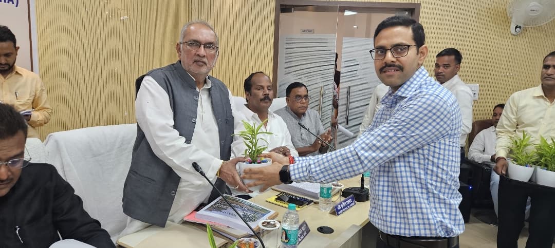 दिशा बैठक में बरही विधायक ने उठाया जाम, वेतन और पेयजल का मुद्दा