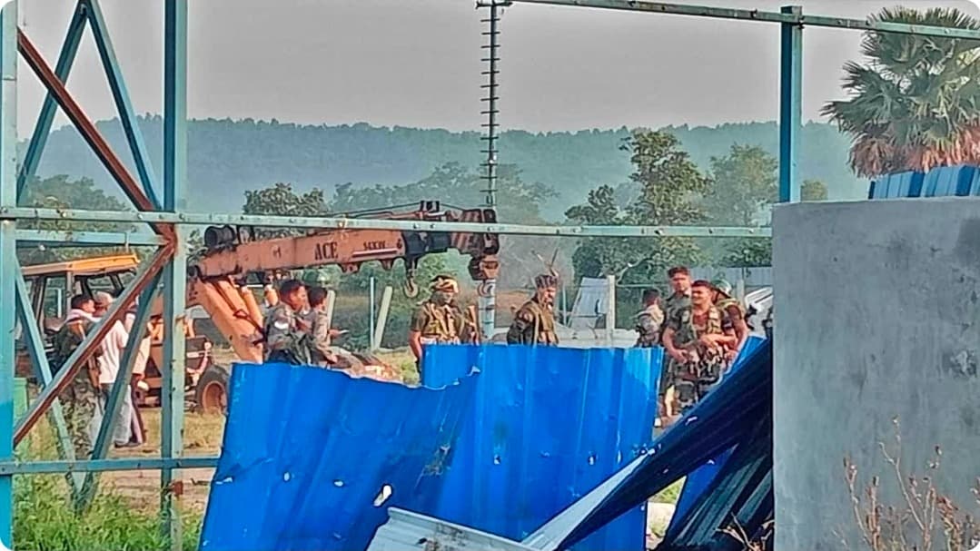 बादाम कोल परियोजना में बीजीआर कंपनी के कार्यालय पर हमला, जमकर तोड़फोड़