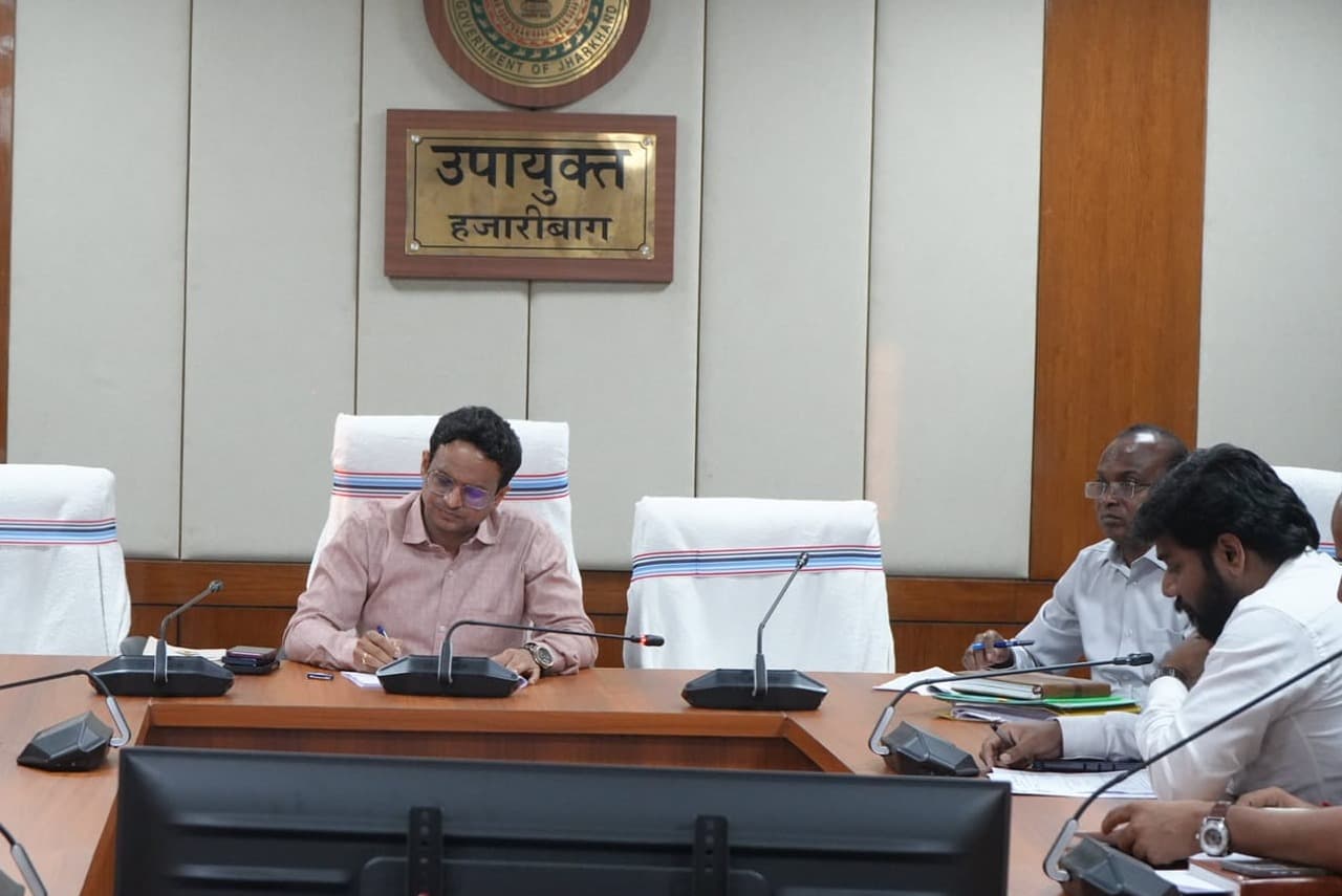 उपायुक्त ने की राष्ट्रीय राजमार्गों की समीक्षा, जाम और सड़क सुरक्षा पर दिए अहम निर्देश