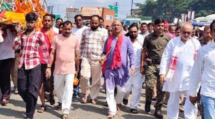 भाजपा नेता रमेश ठाकुर को मातृशोक, अंतिम संस्कार में विधायक समेत विभिन्न दलों के नेता हुए शामिल