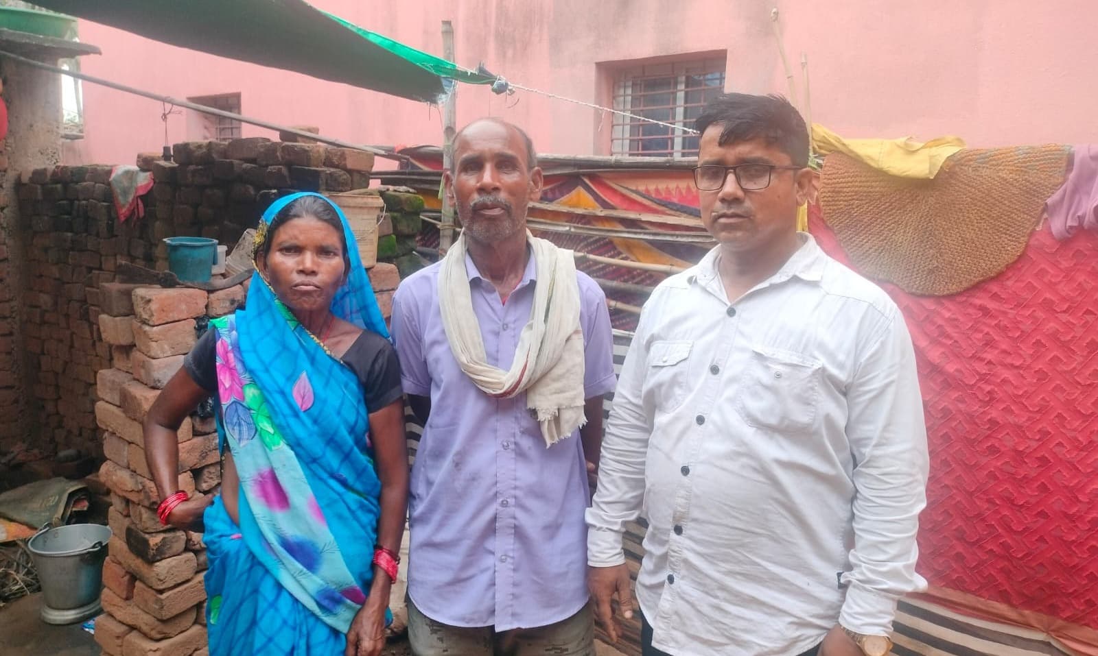 स्व. प्रदीप कुमार महतो के परिवार को मिला 49 लाख 76 हजार रुपये का मुआवजा