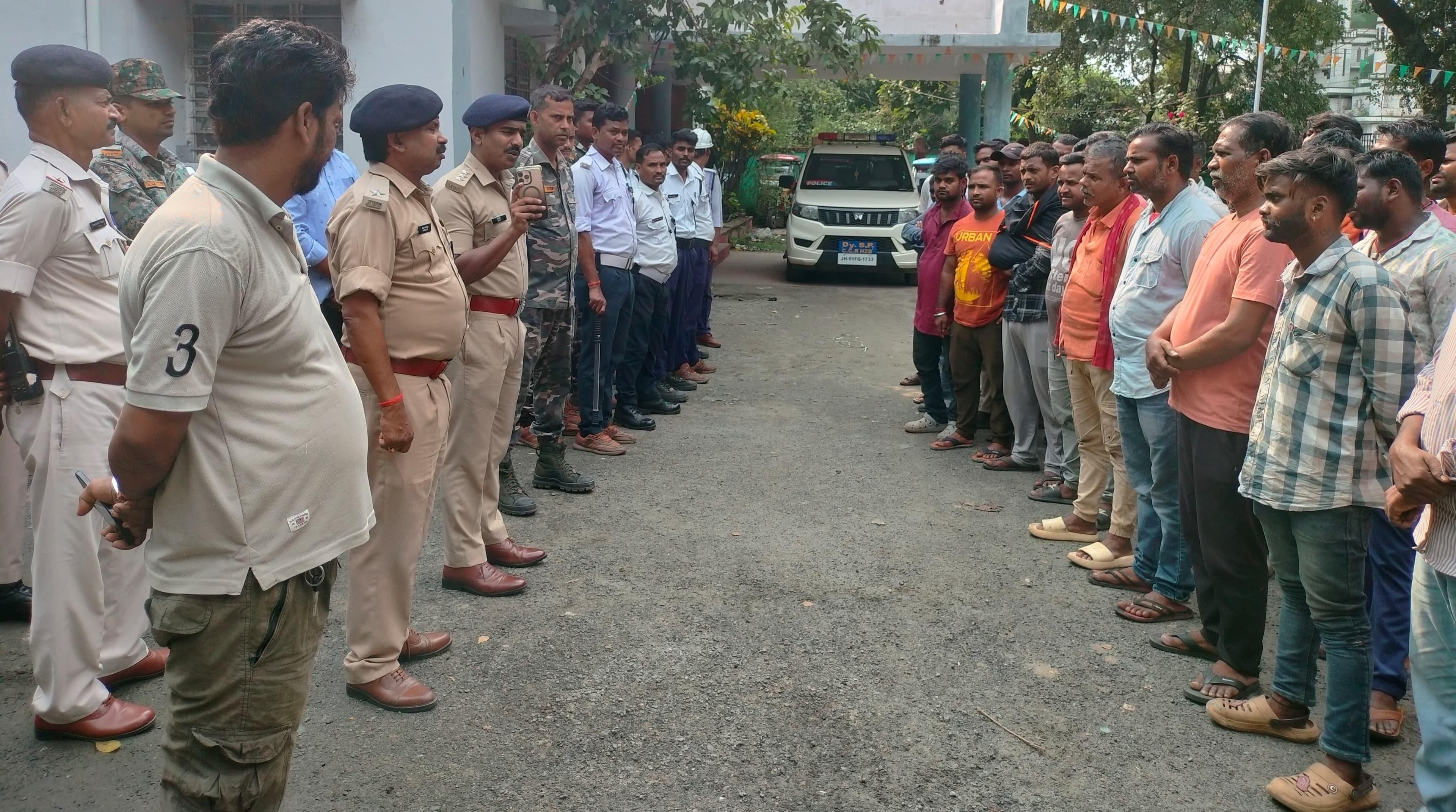 Hazaribagh में टोटो चालकों को यातायात नियमों का पाठ, पुलिस ने दिलाई शप