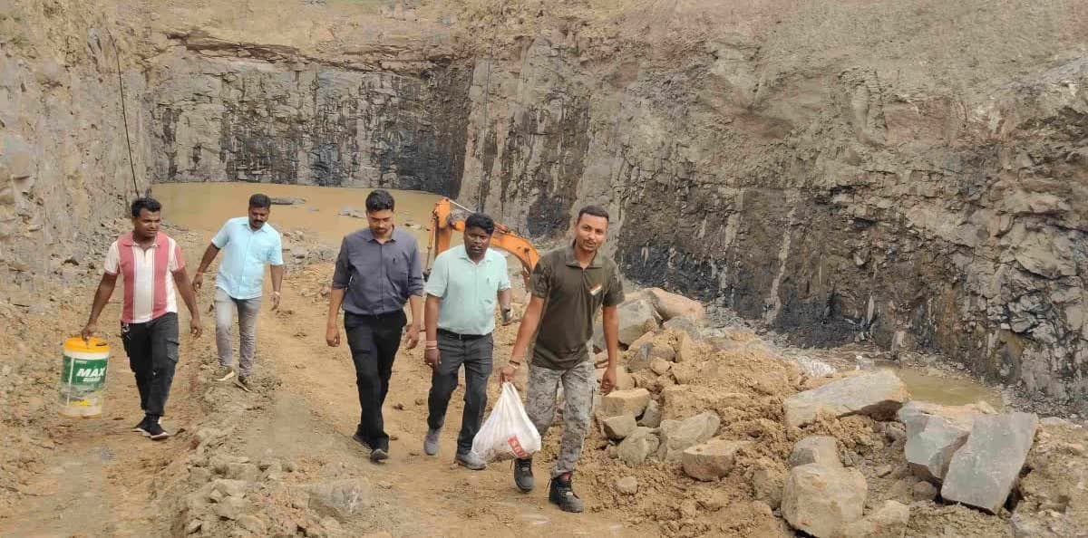 गिरिडीह में बंद खदानों से अवैध खनन पर प्रशासन की कार्रवाई