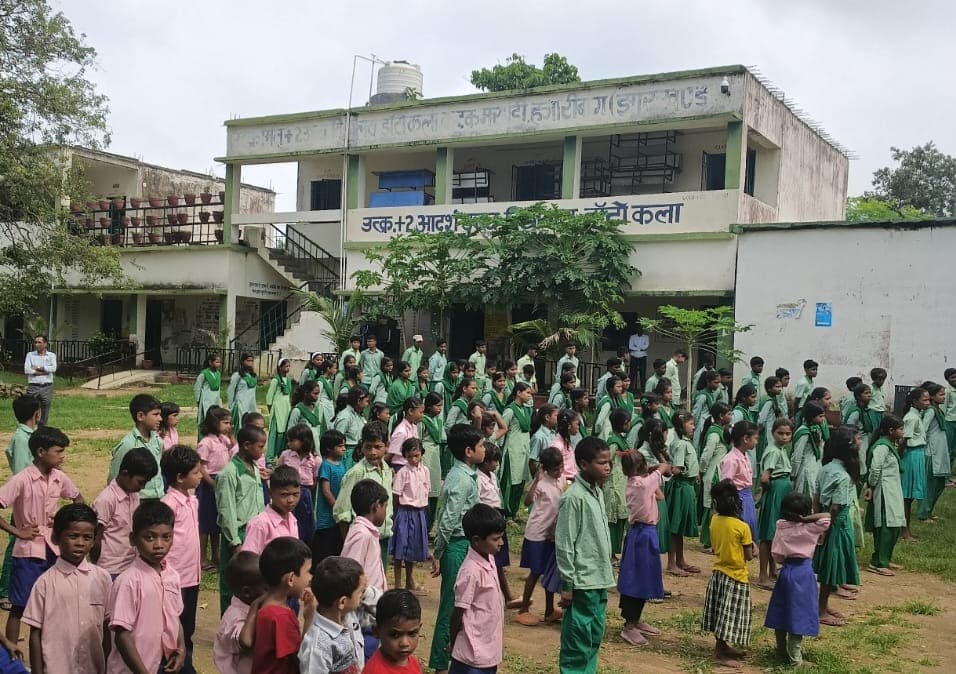 डाटो खूर्द प्लस टू विद्यालय में प्रभारी प्रधानाध्यापक को लेकर उठे सवाल