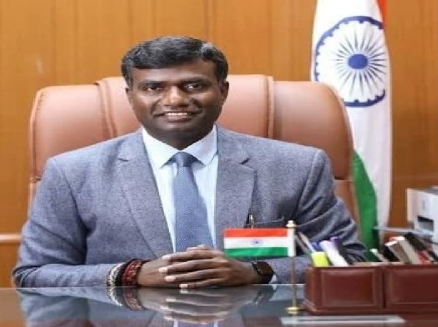 ओरमांझी की तरंगनी लीकर्स का लाइसेंस रद्द, अवैध शराब निर्माण और टैक्स चोरी के आरोपों पर प्रशासन की कार्रवाई