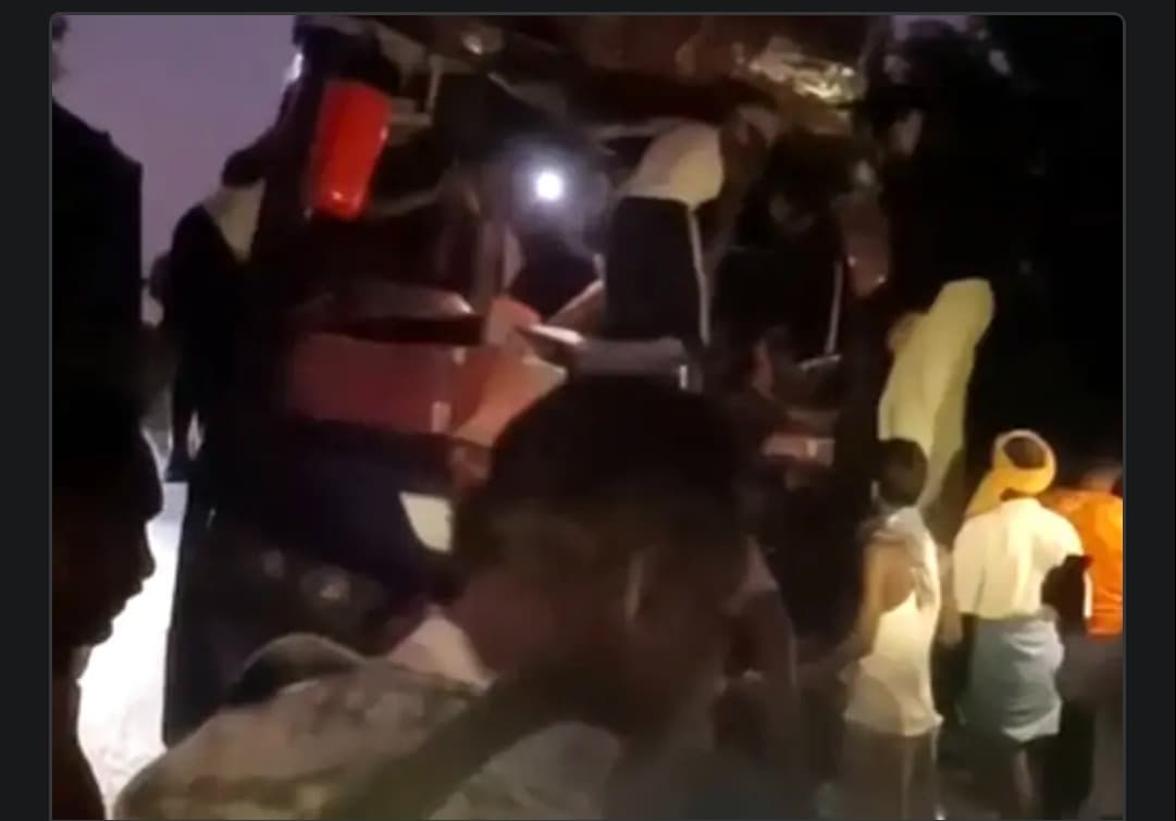 कोडरमा में कांवरियों से भरी बस और ट्रक की टक्कर, तीन की मौत; 34 से अधिक घायल
