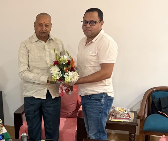 चतरा में रोजगार और औद्योगिक विकास को लेकर ओमेगा ग्रुप की पहल, सांसद कालीचरण सिंह से हुई अहम चर्चा