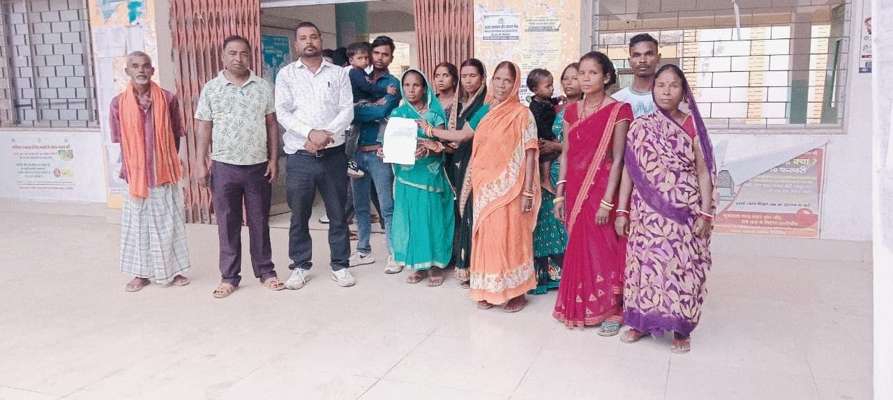 सोनबाद में रास्ता घेरने से दलित परिवारों की बढ़ी परेशानी, आंदोलन की चेतावनी