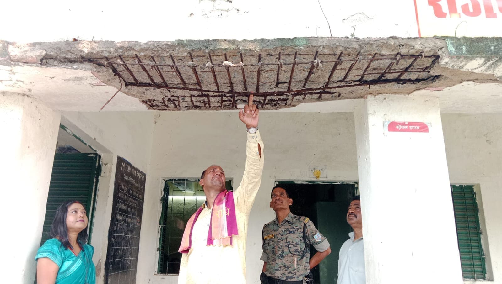 जर्जर भवन में पढ़ने को मजबूर छात्र, जल्द होगा कायाकल्प : महापौर