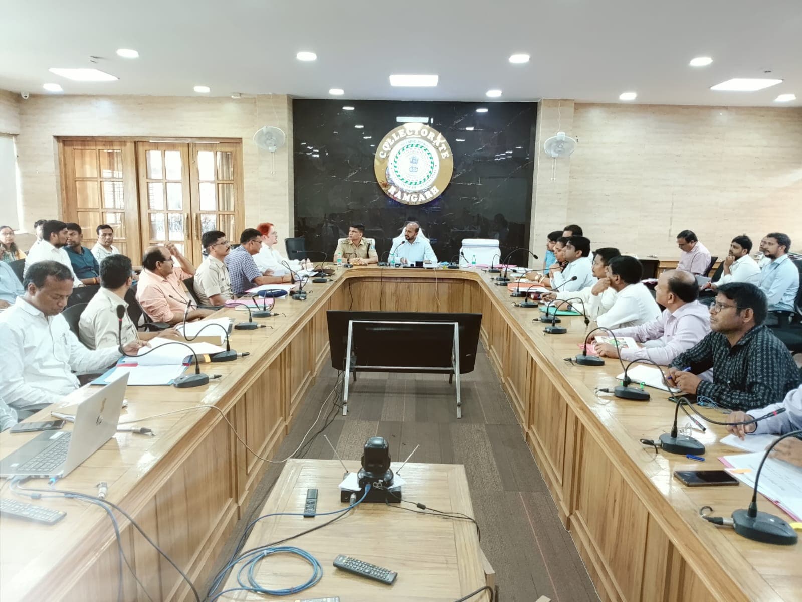 राष्ट्रीय खेल दिवस पर रामगढ़ में ओपन क्रॉस कंट्री प्रतियोगिता, उपायुक्त ने खिलाड़ियों संग लगाई दौड़