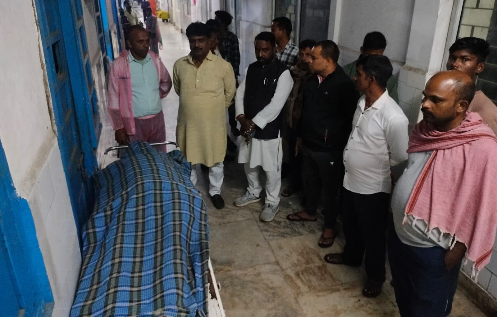 मधुमक्खियों के हमले में किसान की मौत, परिवार पर टूटा दुखों का पहाड़