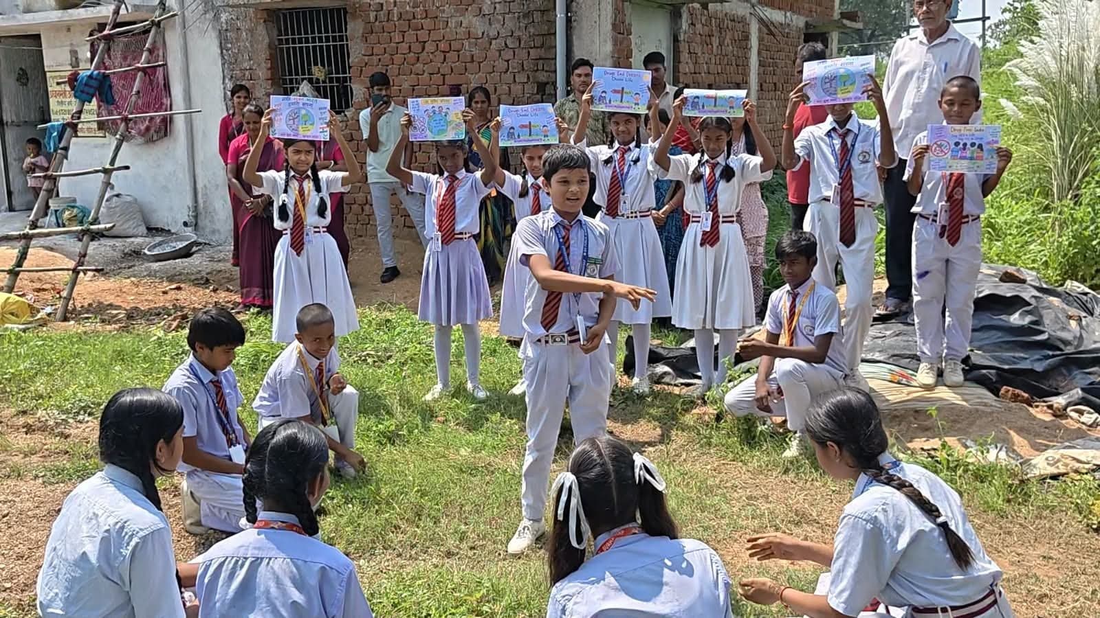नशामुक्त युवा ही विकसित भारत की पहचान, विद्यार्थियों ने नुक्कड़ नाटक से दिया नशामुक्ति का संदेश