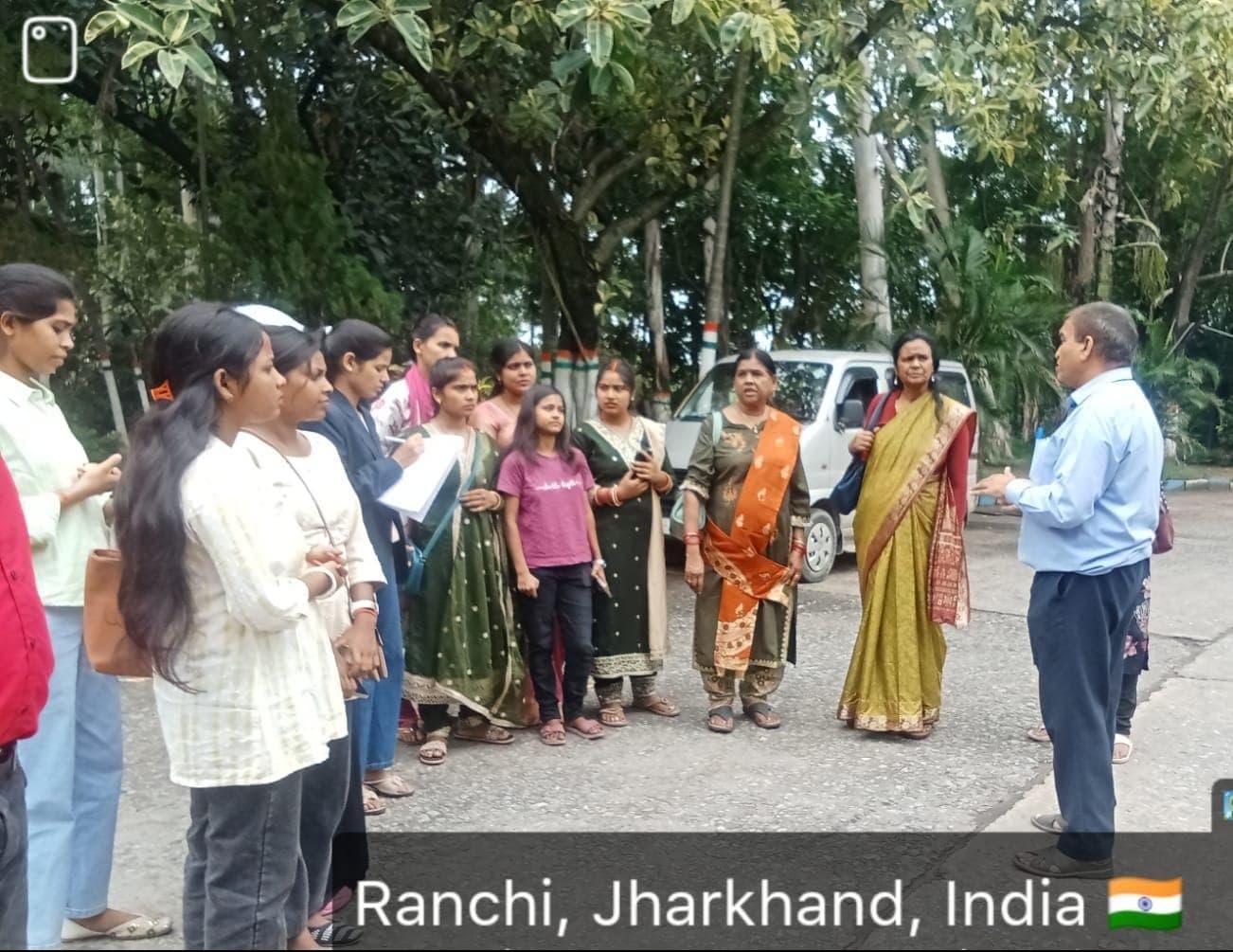 विभावि के गृह विज्ञान विभाग के विद्यार्थियों ने किया शैक्षणिक परिभ्रमण  रांची में सुधा डेयरी और गुरु नानक होम फॉर हैंडिकैप्ड का किया भ्रमण