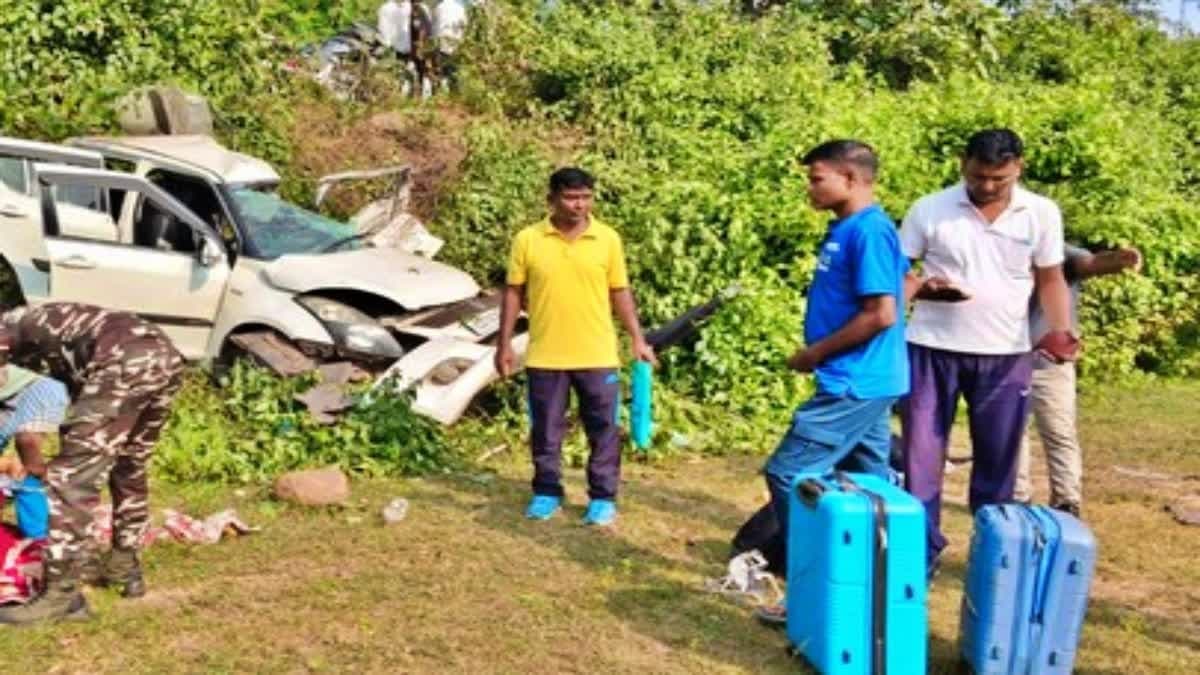 चाईबासा में कार-ट्रेलर की टक्कर, तीन लोगों की मौत