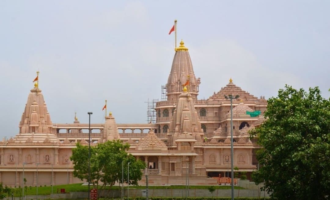अयोध्या में रामलला के अर्चकों के लिए नया ड्रेस कोड लागू, 15 अगस्त से एक समान पोशाक में नजर आएंगे पुजारी