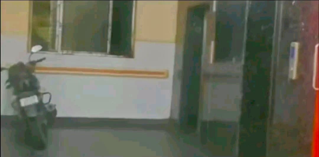 शेख भिखारी मेडिकल कॉलेज में लिफ्ट बंद, मरीजों की बढ़ी परेशानी