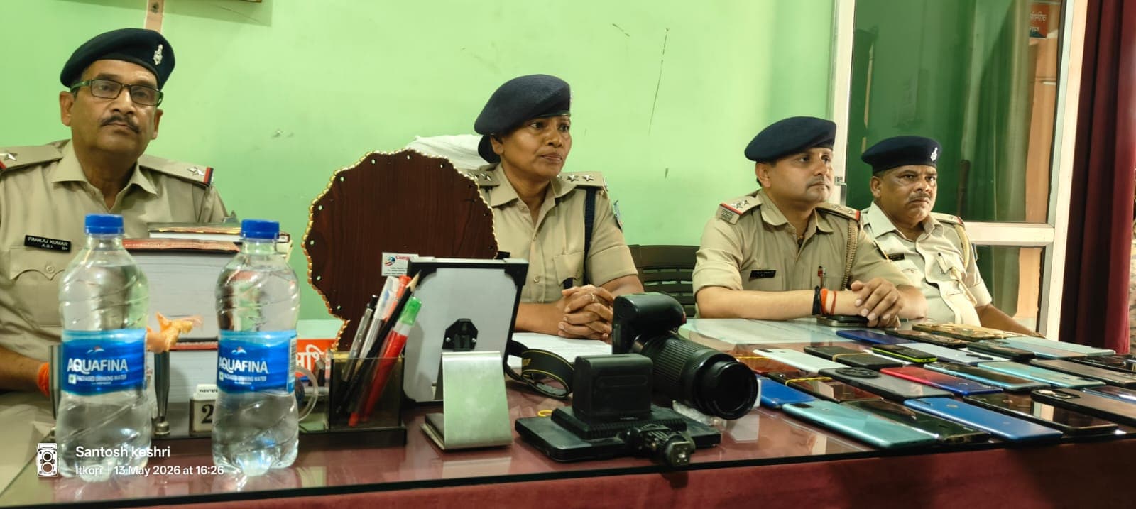 ईटखोरी पुलिस की बड़ी कार्रवाई: मोबाइल दुकान में हुई 10 लाख की चोरी का खुलासा