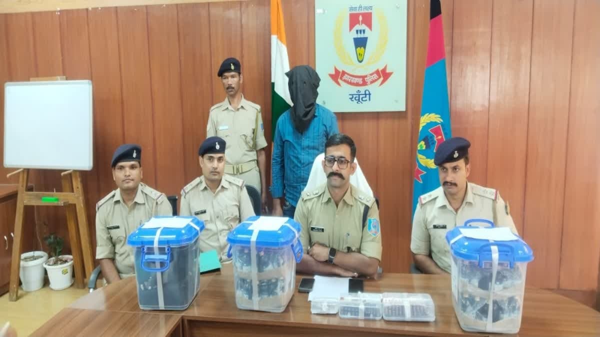 खूंटी में प्रतिबंधित कफ सिरप और टैबलेट के साथ आरोपी गिरफ्तार