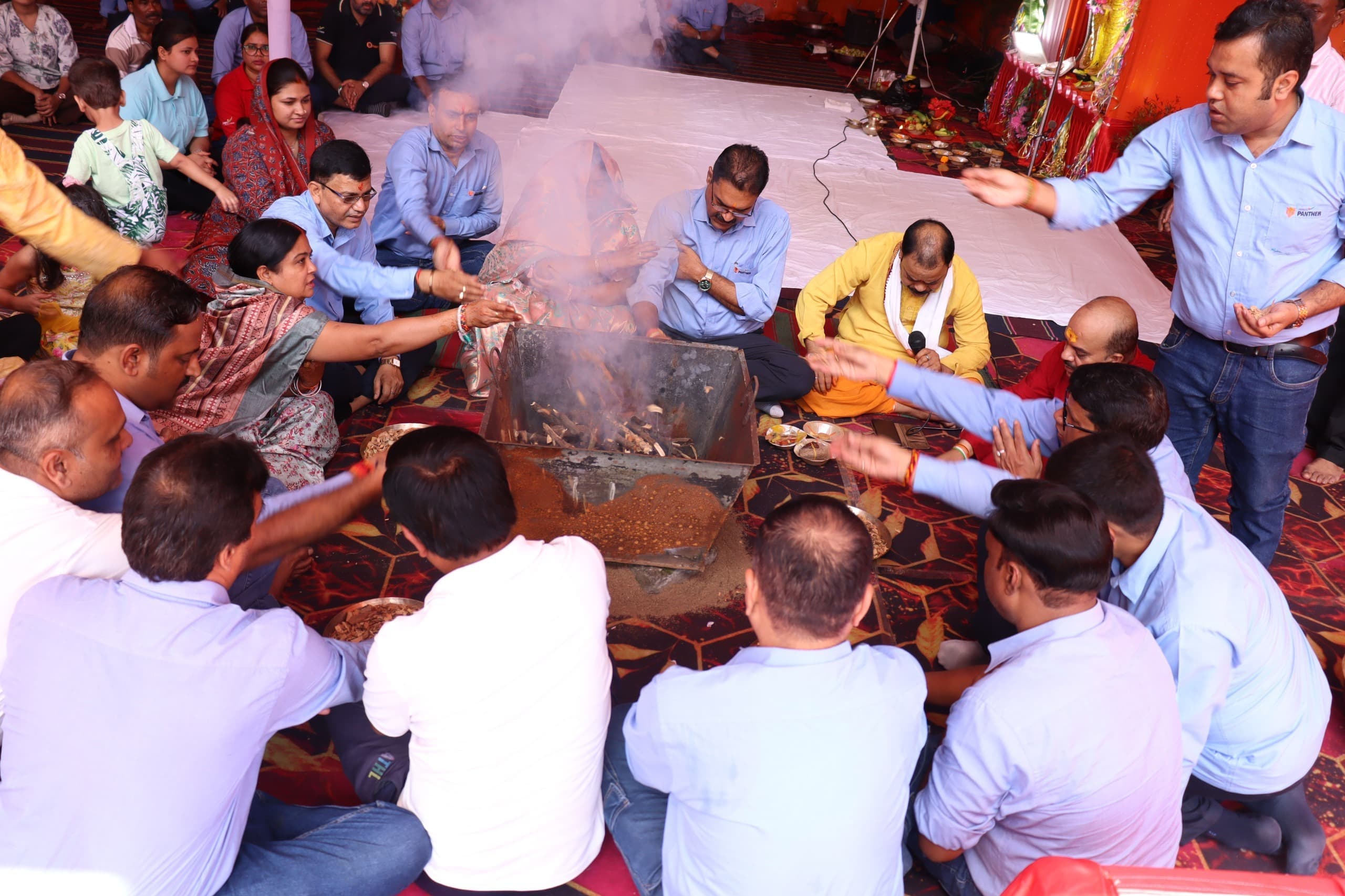 जिंदल स्टील पतरातू में श्रद्धा-उत्साह के साथ मनाई गई विश्वकर्मा पूजा