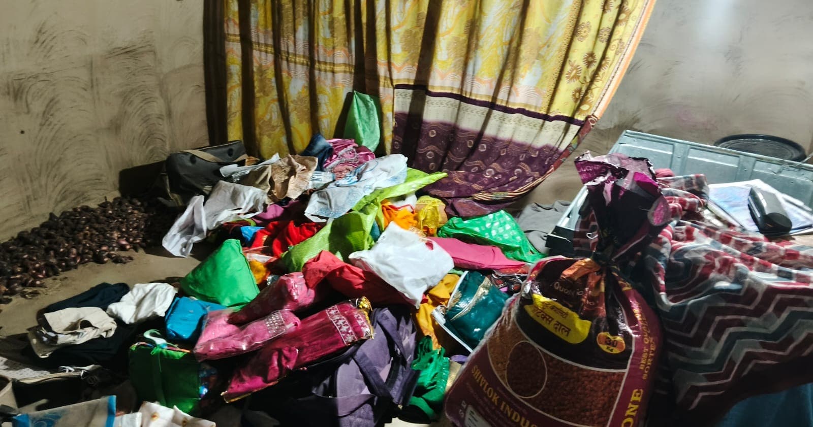 लारा में दो घरों में लाखों के जेवरात की चोरी, तीसरे घर में प्रयास विफल