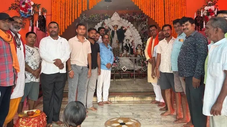 छत्तरमांडू, नोवाडीह, गोला और मारंगमरचा में मां दुर्गा के दरबार में पहुंचे हजारीबाग के सांसद