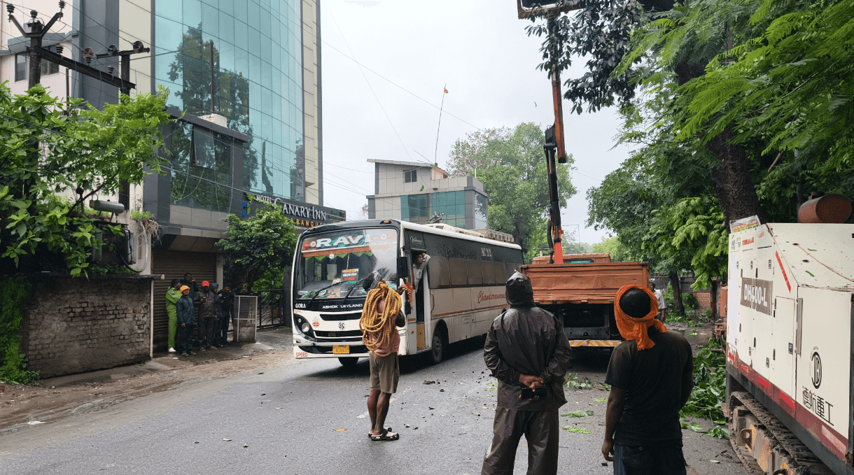 48 घंटे से बिजली संकट में हजारीबाग, विभागीय दावों की खुली पोल
