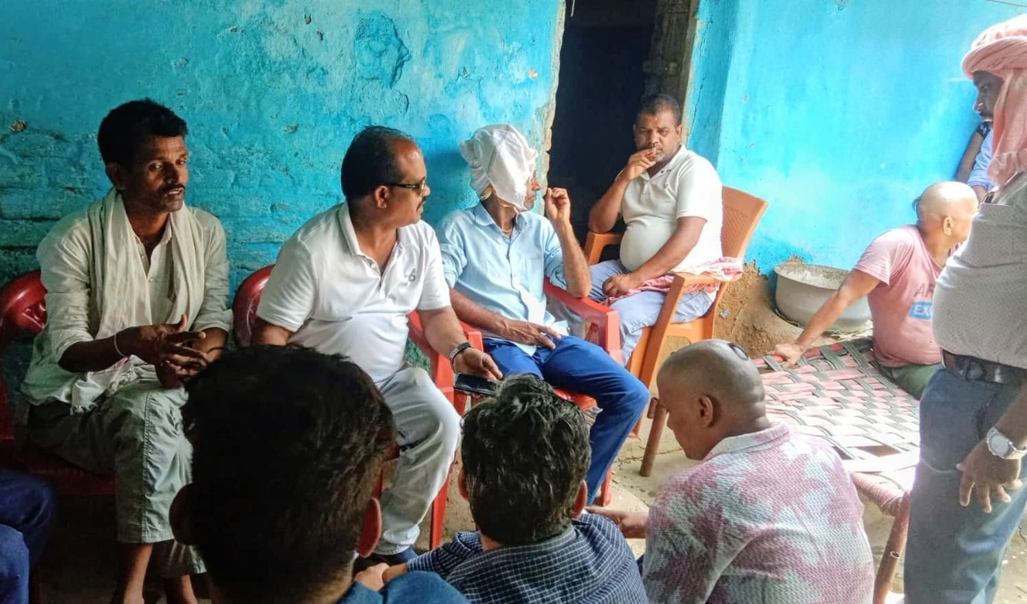 हत्या के अभियुक्तों को अविलंब गिरफ्तार करने की मांग