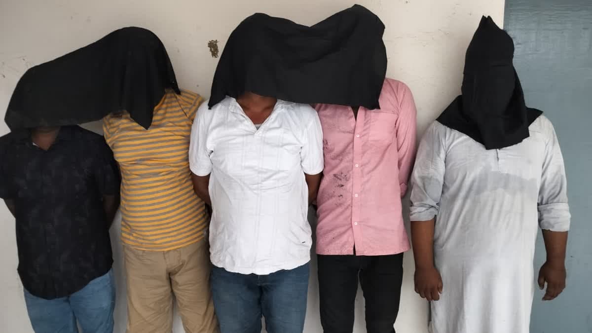 कोडरमा में पुलिस की बड़ी कार्रवाई, होटल में चल रहे देह व्यापार का भंडाफोड़, 3 महिलाओं का रेस्क्यू