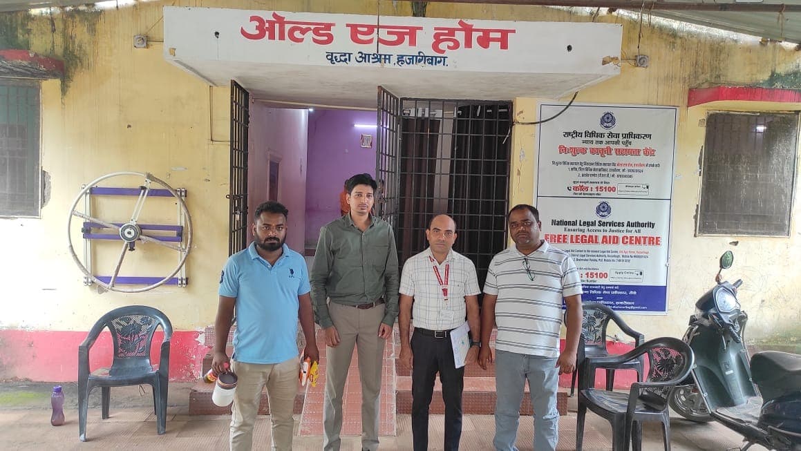 बालिका विद्यालय व वृद्धाश्रम में खाद्य सुरक्षा की पड़ताल, जांच के लिए भेजे गए खाद्य सामग्री के नमूने