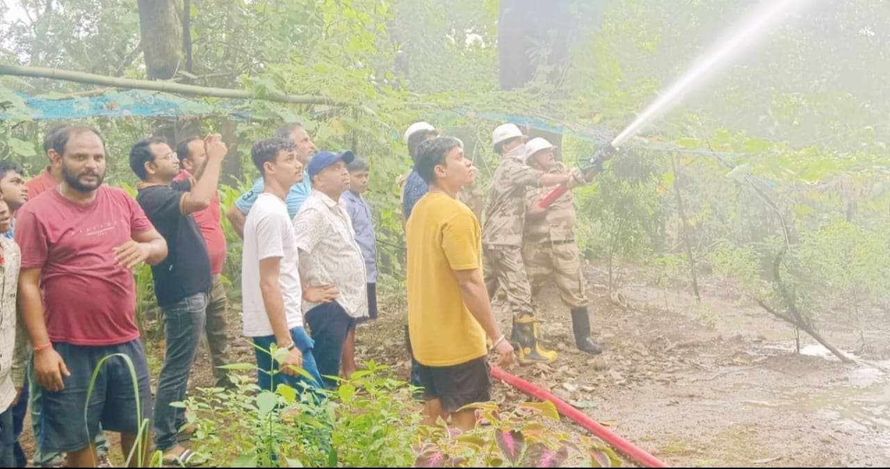 पीटीपीएस के बंद आवास में आग लगी कई सामान जलकर राख