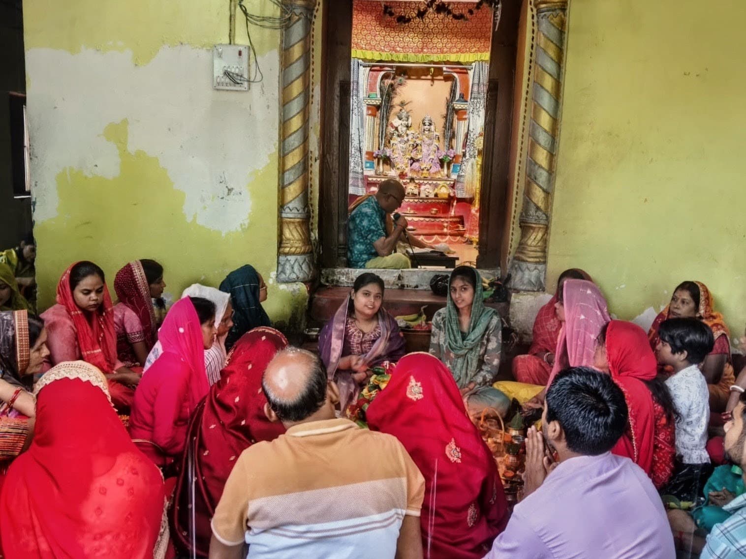 राधाकृष्ण मंदिर में हुई भगवान श्रीविष्णु के अनन्त स्वरूप की पूजा, लगे जयकारे