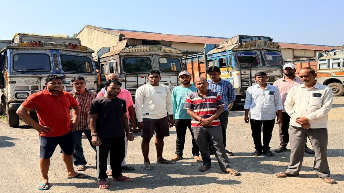 गिरिडीह बाजार समिति में खड़े ट्रकों से बैटरी चोरी, वाहन मालिक परेशान