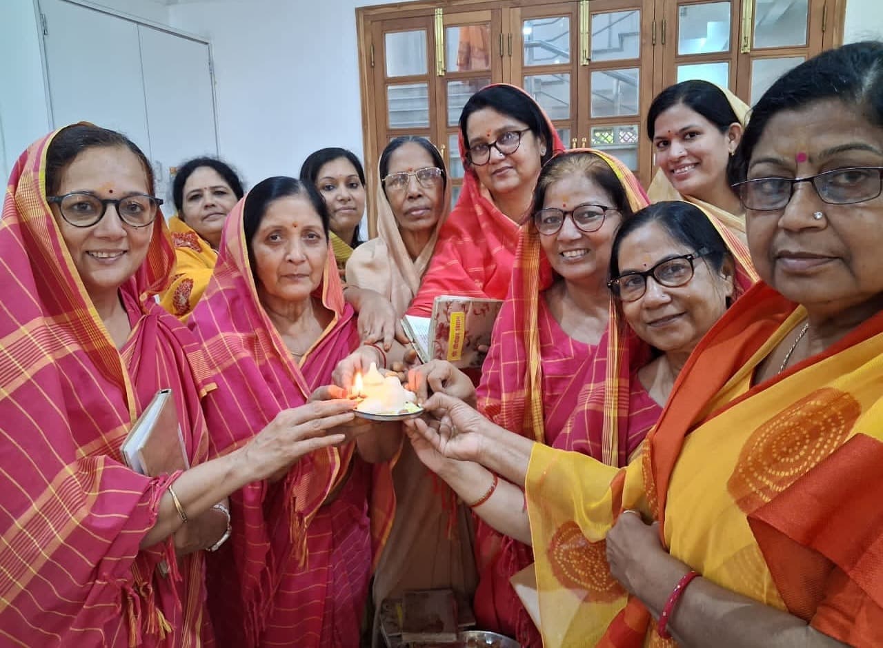 दशलक्षण महापर्व के चौथे दिन उत्तम शौच धर्म की आराधना, प्रोजेक्टर प्रस्तुति बनी आकर्षण