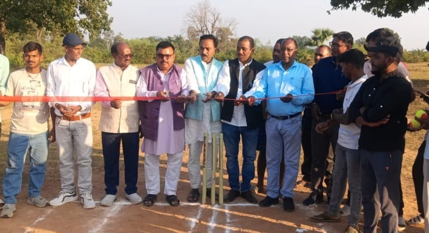 तेलोडीह में सम्पन्न हुआ किक्रेट टूर्नामेंट, धोबिया पहरी बना विजेता, उपविजेता बेलहारा
