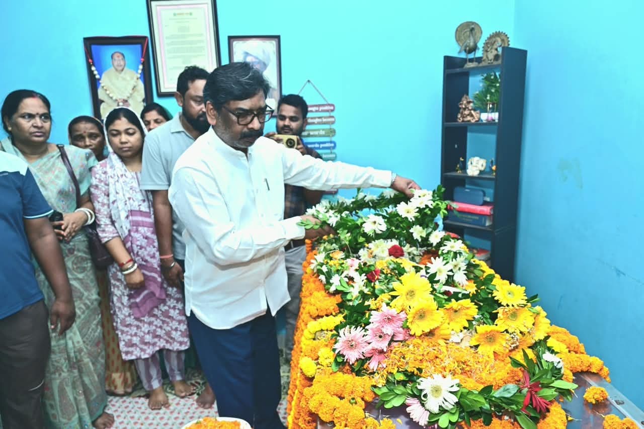 हेमंत सोरेन ने पूर्व मंत्री विमला प्रधान को दी भावपूर्ण श्रद्धांजलि