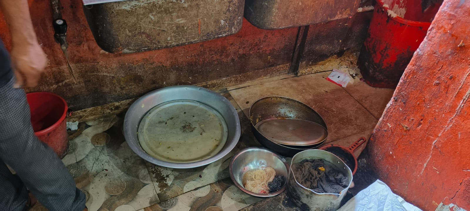 चास नगर निगम ने 'दा चारकोल' रेस्टोरेंट पर लगाया ₹10,000 का जुर्माना