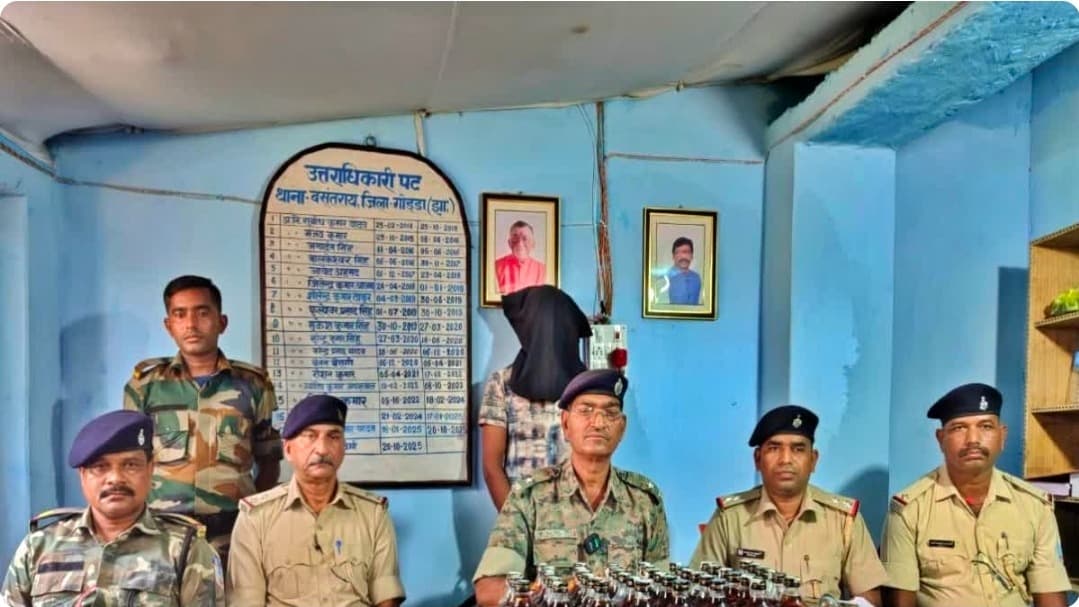 गोड्डा में अवैध शराब की खेप के साथ एक गिरफ्तार, चार फरार