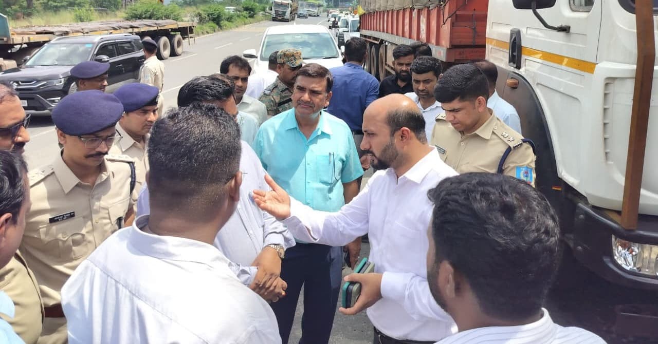 चुट्टूपालू घाटी में दुर्घटनाएं रोकने के लिए प्रशासन सख्त, तीन दिन में मांगा सुरक्षा प्लान