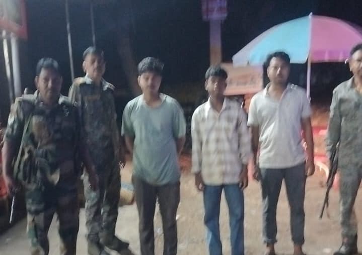 Hazaribagh Police Action: 117 जगहों पर छापेमारी, 50 मनचलों और अड्डाबाज