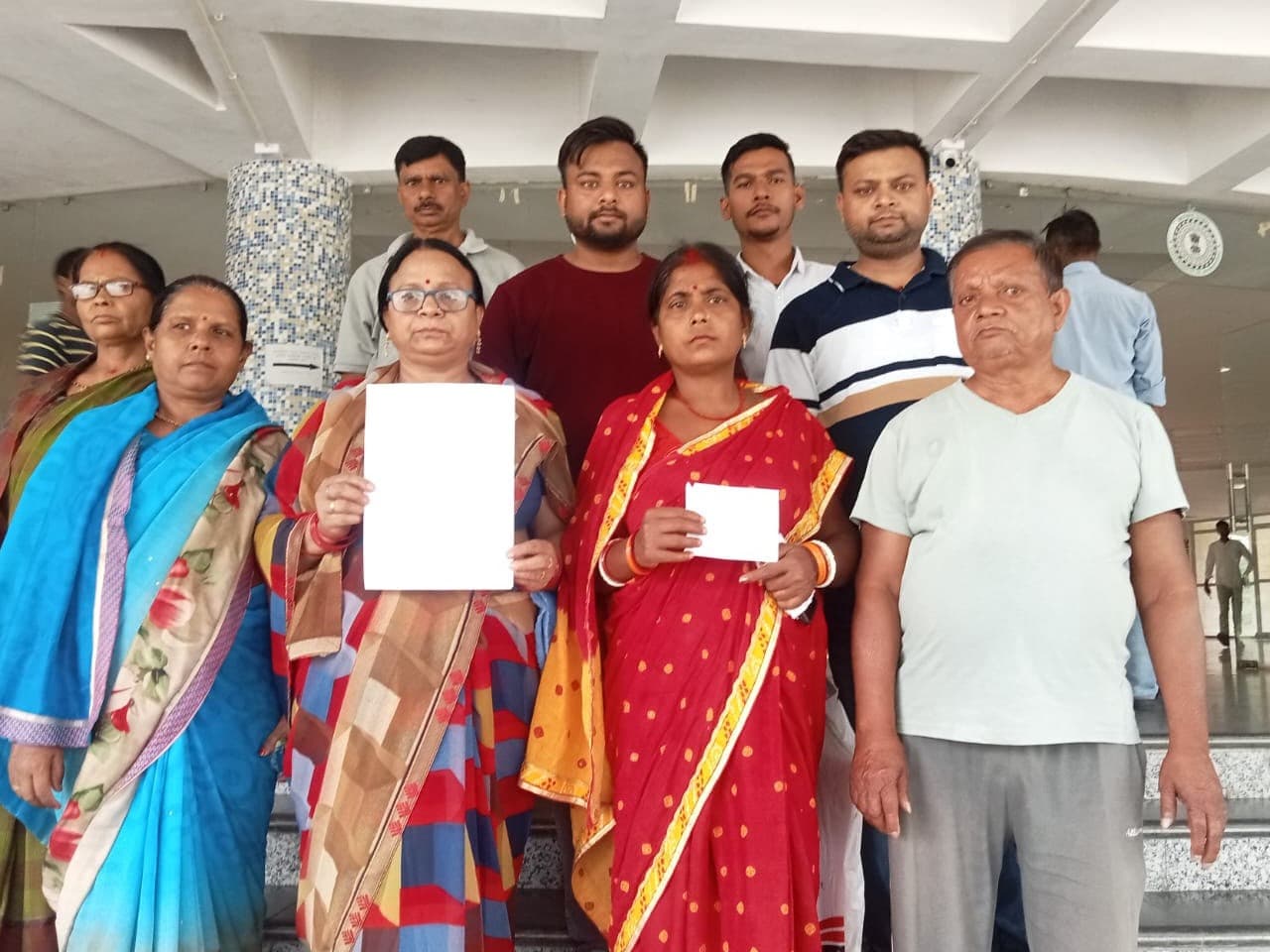 34 साल की कानूनी लड़ाई जीतने के बाद भी जमीन के लिए भटक रहा परिवार