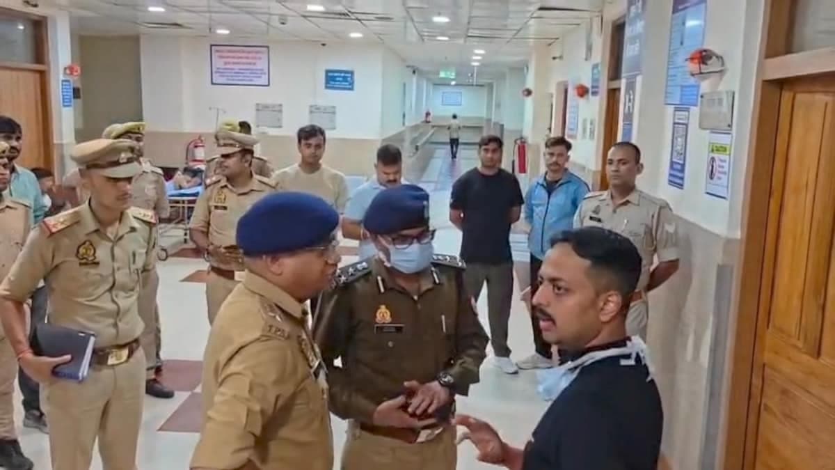 वाराणसी में असलहा तस्करों की दबंगई, दबिश देने गए सिपाही को मारी तीन गोलियां