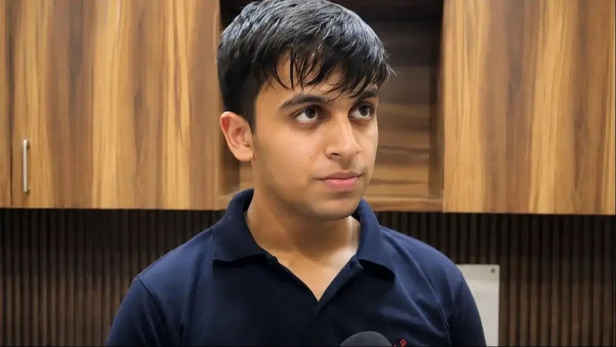 NEET टॉपर आर्यन गुप्ता कौन? अपने की मौत के बाद डॉक्टर बनने का लिया संकल्प, खास स्ट्रैटजी ने बनाया टॉपर