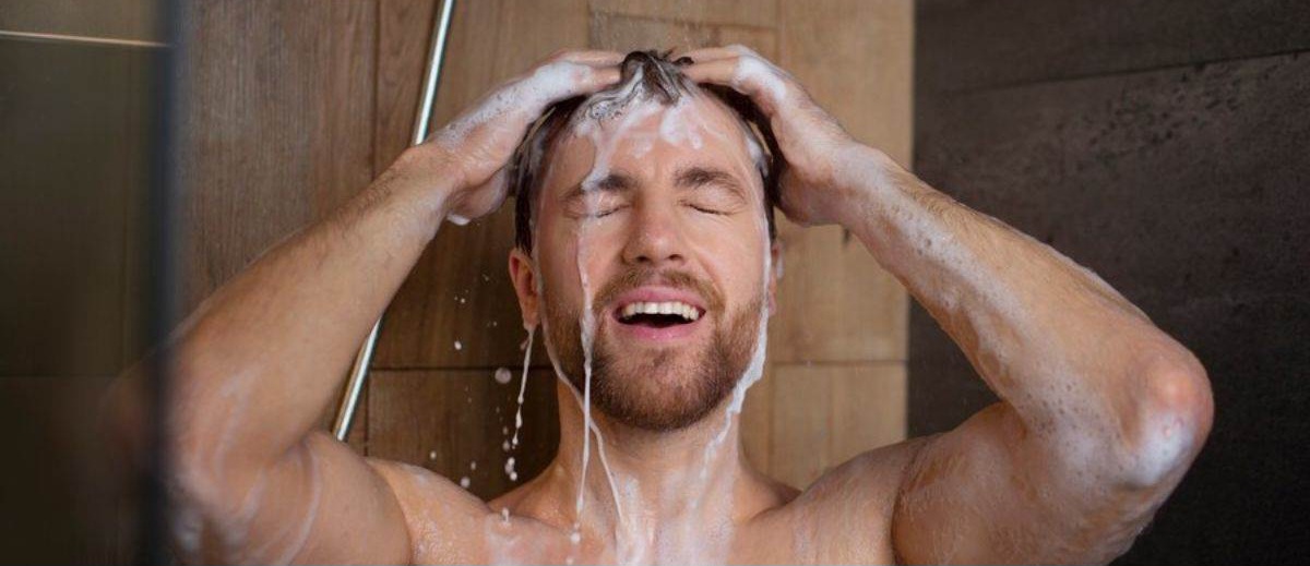 सर्दियों में रोज़ नहाना: सेहत के लिए ज़रूरी या नुकसानदेह? विशेषज्ञों की राय और वैज्ञानिक सच