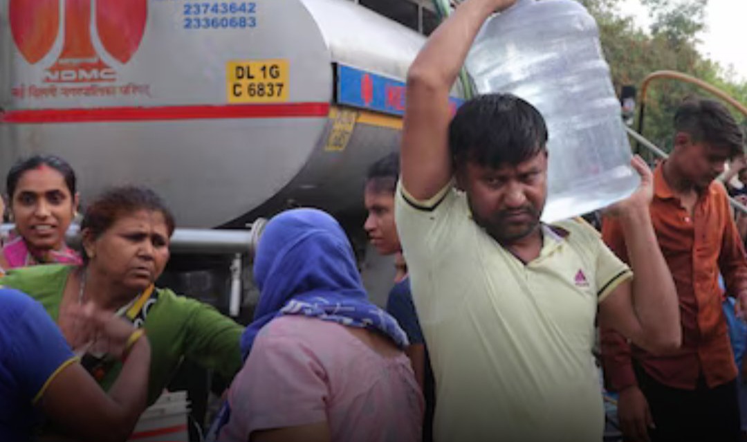 दिल्ली के पानी पर बड़ा खुलासा: CAG की चेतावनी, ज़हरीला पानी पी रहे हैं लोग