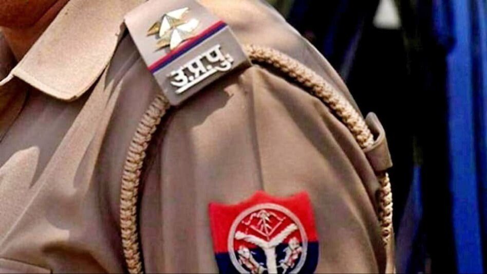 लखनऊ हाईकोर्ट परिसर में हंगामा, वकील के चैंबर में घुसी पुलिस, नियमों की उड़ाई धज्जियां