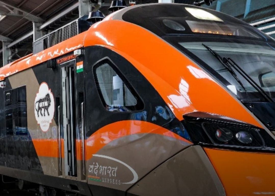 वंदे भारत स्लीपर में नॉनवेज हटाने का फैसला विवादों में, TMC ने BJP पर साधा निशाना