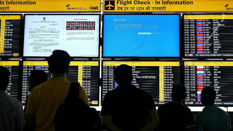 अमेरिका में बर्फीले तूफान का कहर, 9,000 से ज्यादा उड़ानें रद्द, कई राज्यों में इमरजेंसी