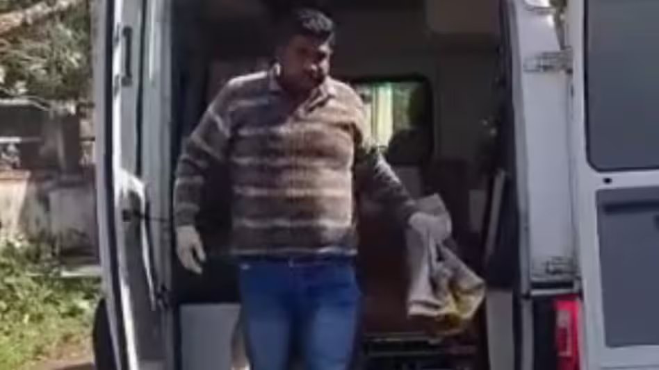 ममता हुई शर्मसार: मां ने नवजात को झाड़ियों में छोड़ा, आवारा कुत्तों ने नोचकर मार डाला