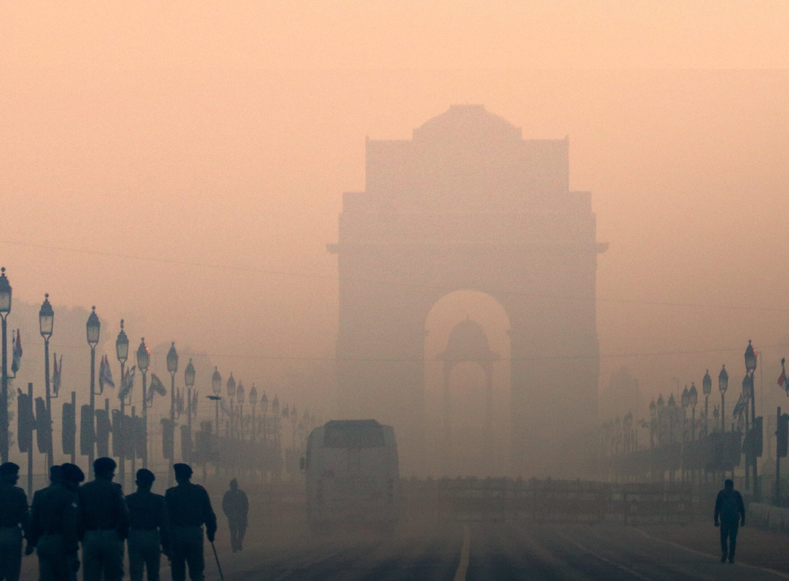 दिल्ली-एनसीआर में शीतलहर का कहर, न्यूनतम तापमान 3.6 डिग्री तक गिरा, 2021 के बाद सबसे ठंडा गणतंत्र दिवस